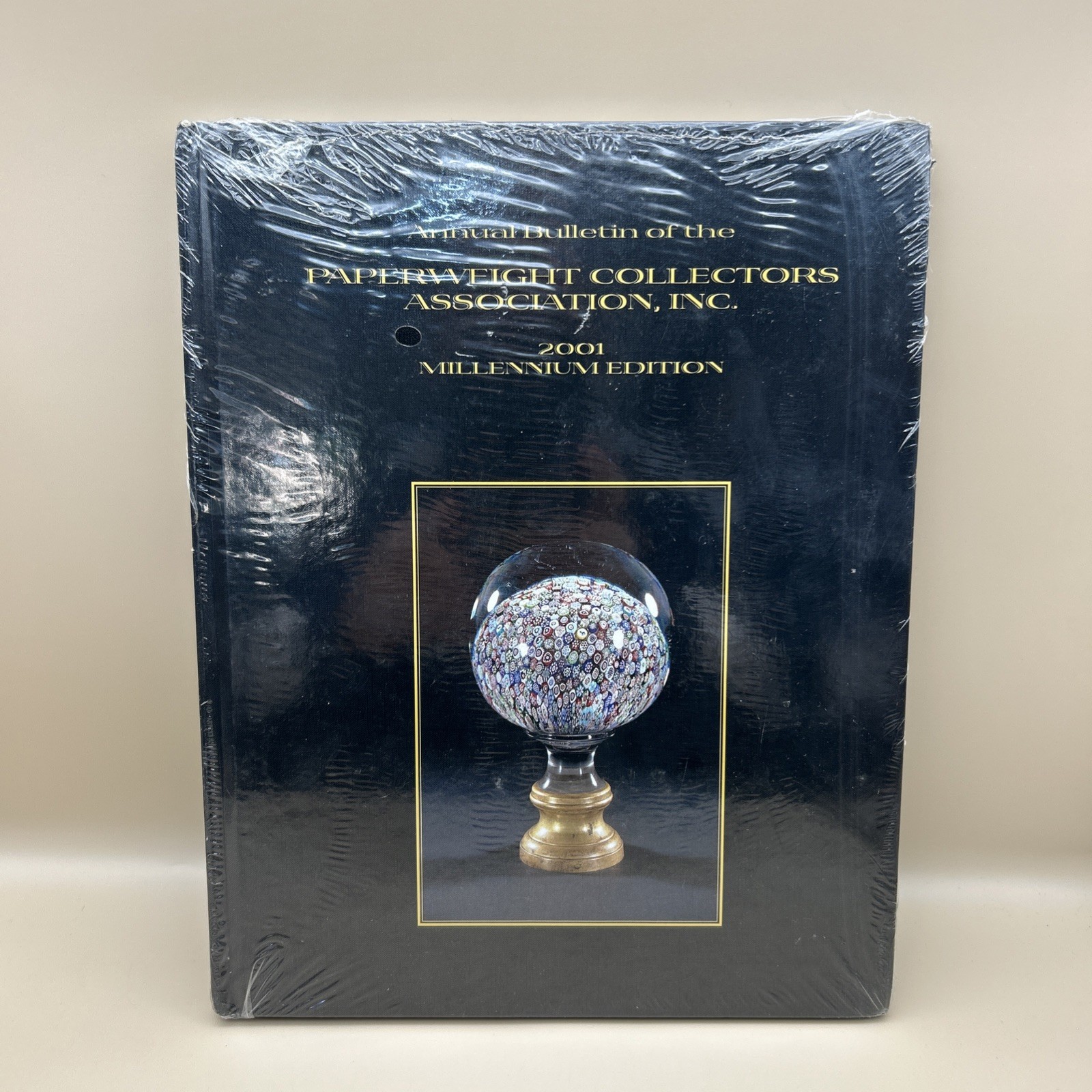 Annual Bulletin Paperweight Collectors Association Millennium Edition 2001 Book